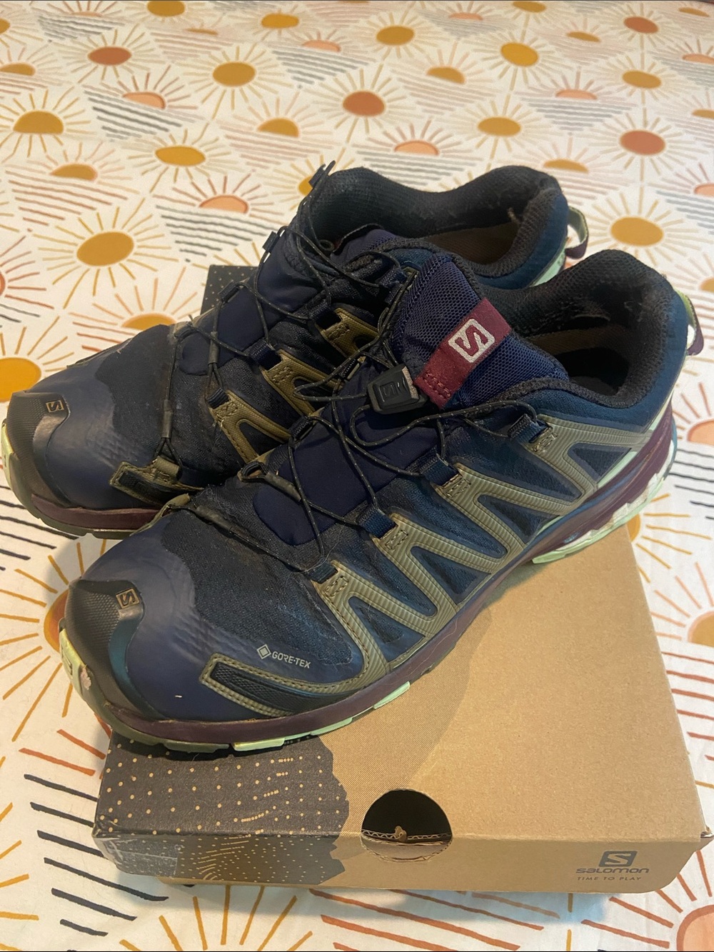 Salomon womans  Navy  Trail GTX Running Shoes